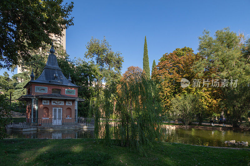 Casita Del Pescador住宅位于马德里的Parque Del Retiro